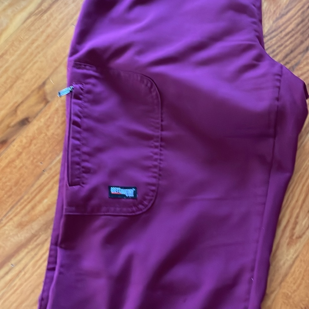 Greys anatomy burgundy scrub pants - Picture 3 of 5